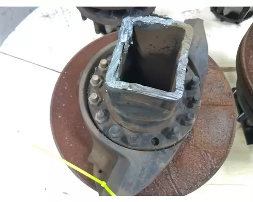 VOLVO VNR Hub