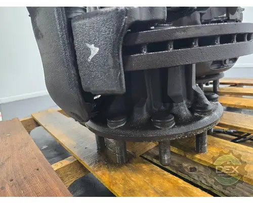 VOLVO VNR Hub