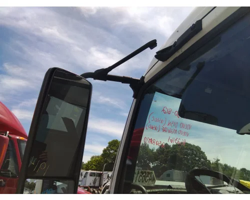 VOLVO VNR MIRROR ASSEMBLY CABDOOR