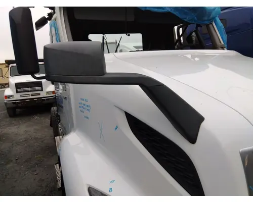 VOLVO VNR MIRROR ASSEMBLY FENDERHOOD