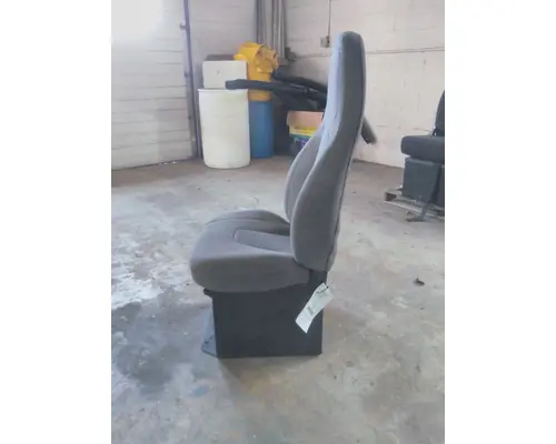 VOLVO VNR SEAT, FRONT