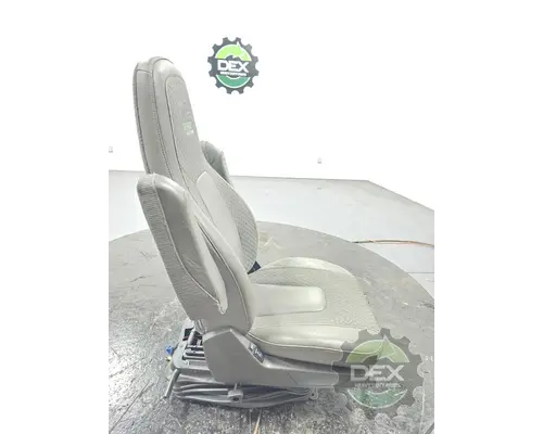 VOLVO VNR Seat, Front