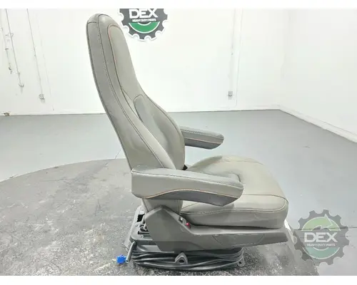 VOLVO VNR Seat, Front