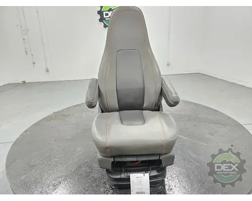 VOLVO VNR Seat, Front