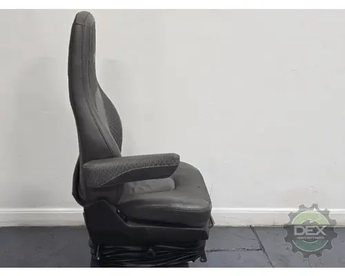 VOLVO VNR Seat, Front