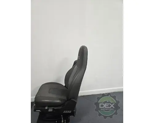 VOLVO VNR Seat, Front
