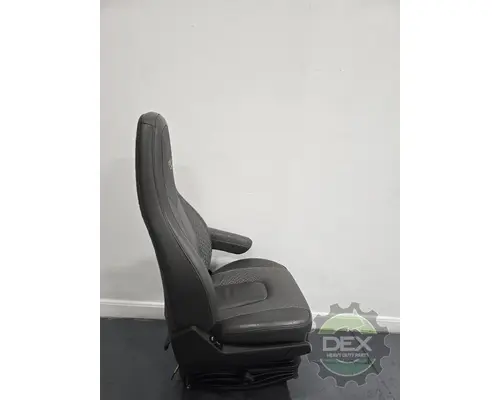 VOLVO VNR Seat, Front