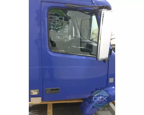 VOLVO VN 8102 cab, complete