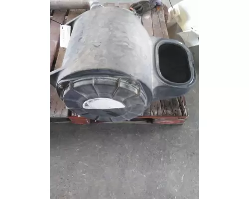 VOLVO VN AIR CLEANER