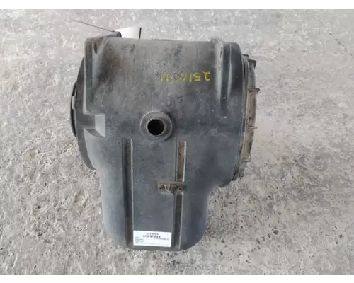 VOLVO VN AIR CLEANER