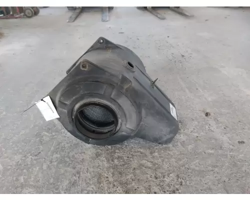 VOLVO VN AIR CLEANER