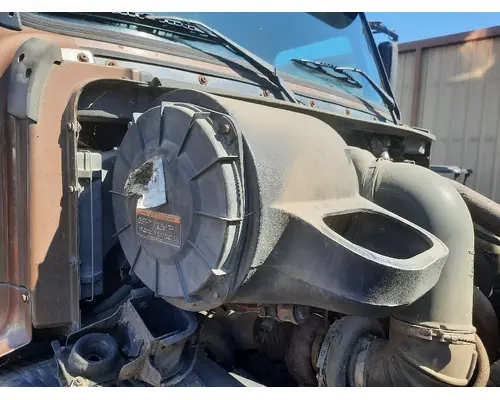 VOLVO VN AIR CLEANER