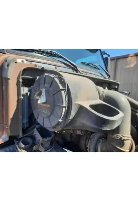 VOLVO VN AIR CLEANER