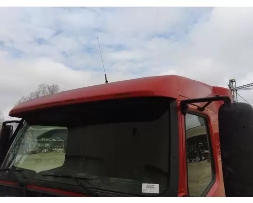 VOLVO VN CAB CLIP