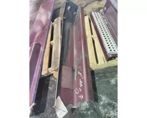 VOLVO VN CAB SKIRT FILLER PANEL