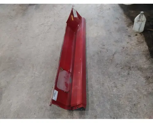 VOLVO VN CAB SKIRTSIDE FAIRING