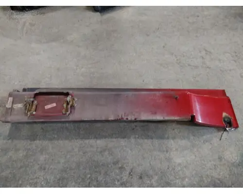 VOLVO VN CAB SKIRTSIDE FAIRING