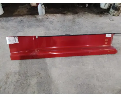 VOLVO VN CAB SKIRTSIDE FAIRING