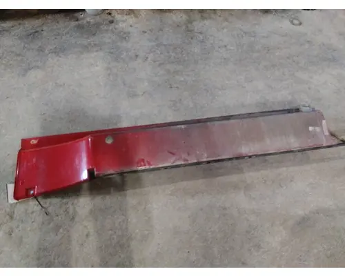 VOLVO VN CAB SKIRTSIDE FAIRING