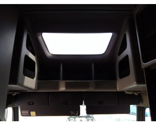VOLVO VN CAB