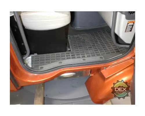 VOLVO VN Cab