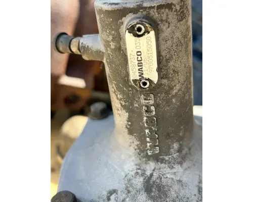 VOLVO VN Clutch Slave Cylinder
