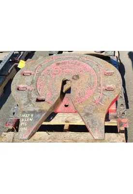 VOLVO VN Fifth Wheel