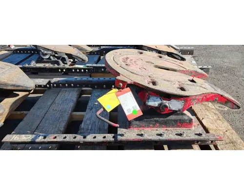 VOLVO VN Fifth Wheel