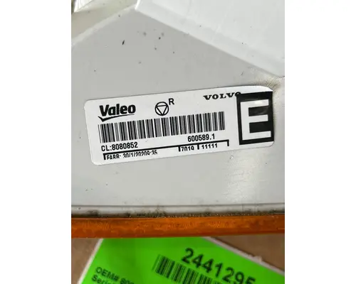 VOLVO VN Front Lamp (Turn Signal)