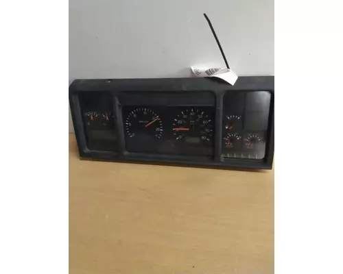 VOLVO VN GAUGE CLUSTER