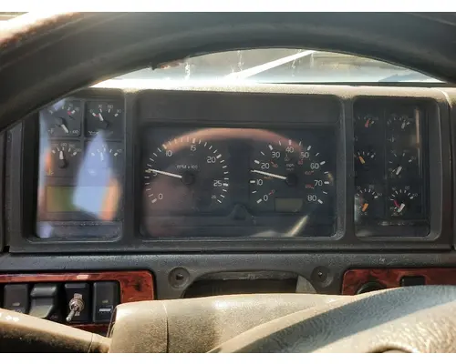 VOLVO VN GAUGE CLUSTER