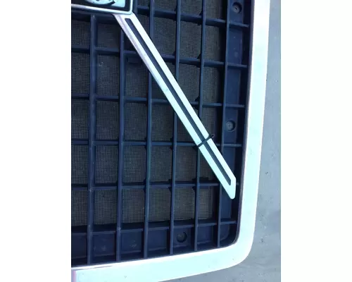 VOLVO VN Grille