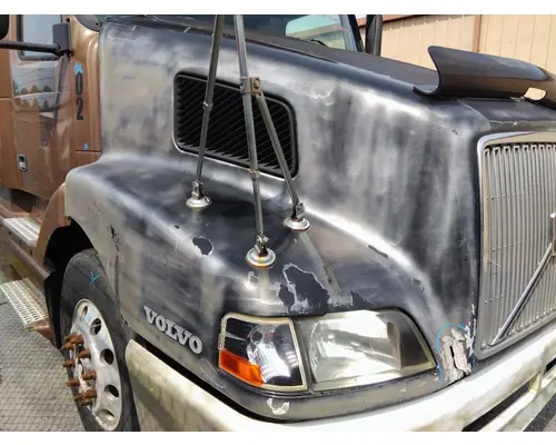 VOLVO VN HOOD