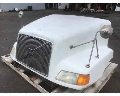 VOLVO VN Hood