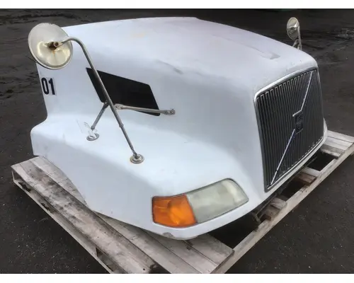VOLVO VN Hood