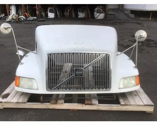VOLVO VN Hood