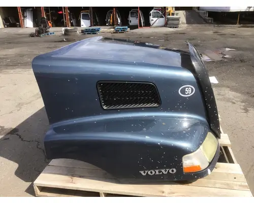 VOLVO VN Hood