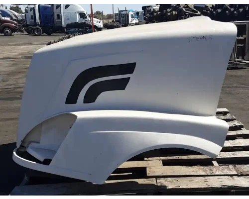 VOLVO VN Hood