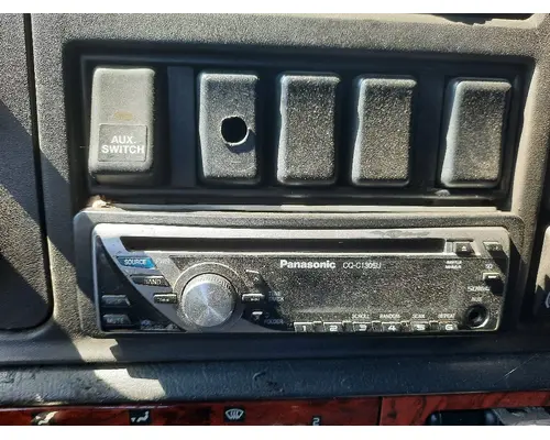 VOLVO VN RADIO AMFMCD