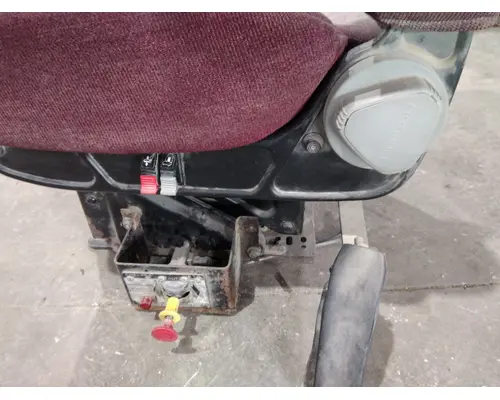 VOLVO VN SEAT, FRONT