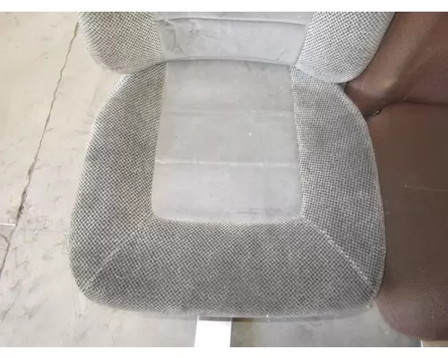 VOLVO VN SEAT, FRONT