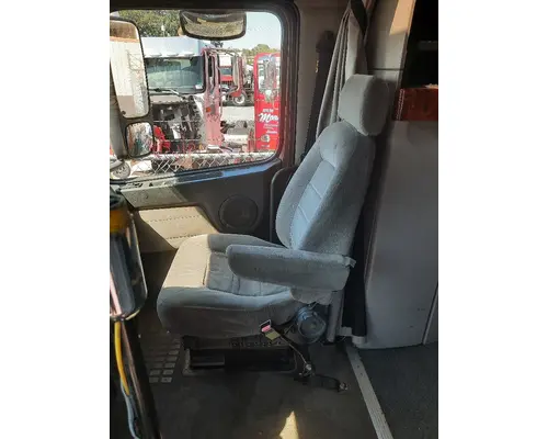 VOLVO VN SEAT, FRONT