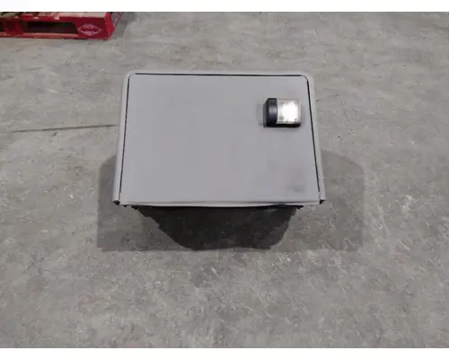 VOLVO VN SLEEPER CLOSET