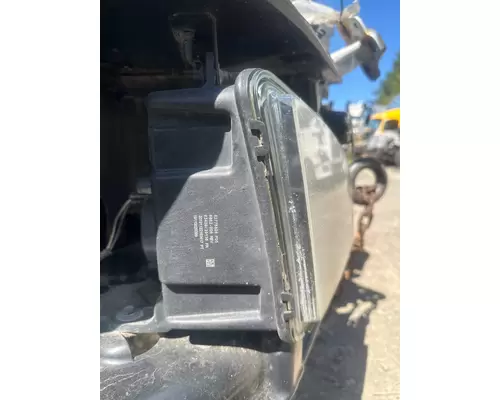 VOLVO VNl860 Headlamp Assembly