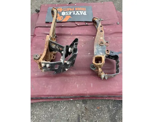 VOLVO VNl860 Radiator Core Support