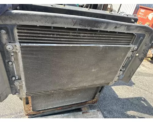 VOLVO VNl860 Radiator
