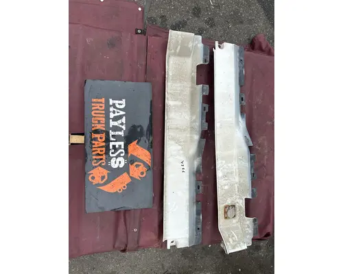 VOLVO VNl860 Skirt