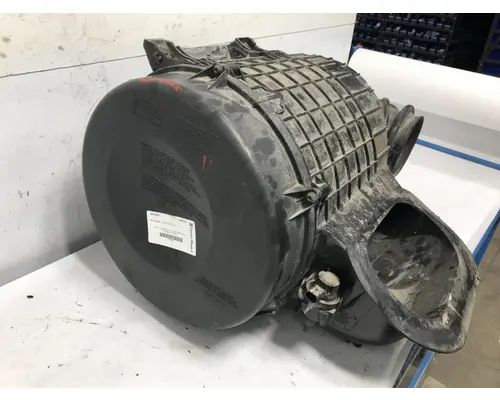 VOLVO VT880 Air Cleaner