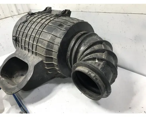 VOLVO VT880 Air Cleaner