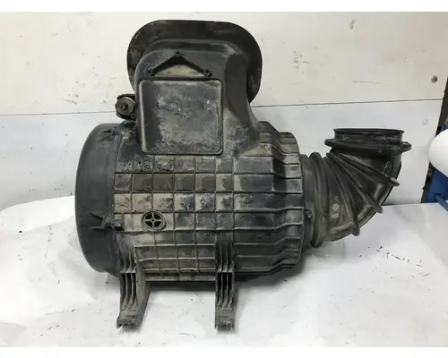 VOLVO VT880 Air Cleaner